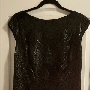 Sequin dress with lining.